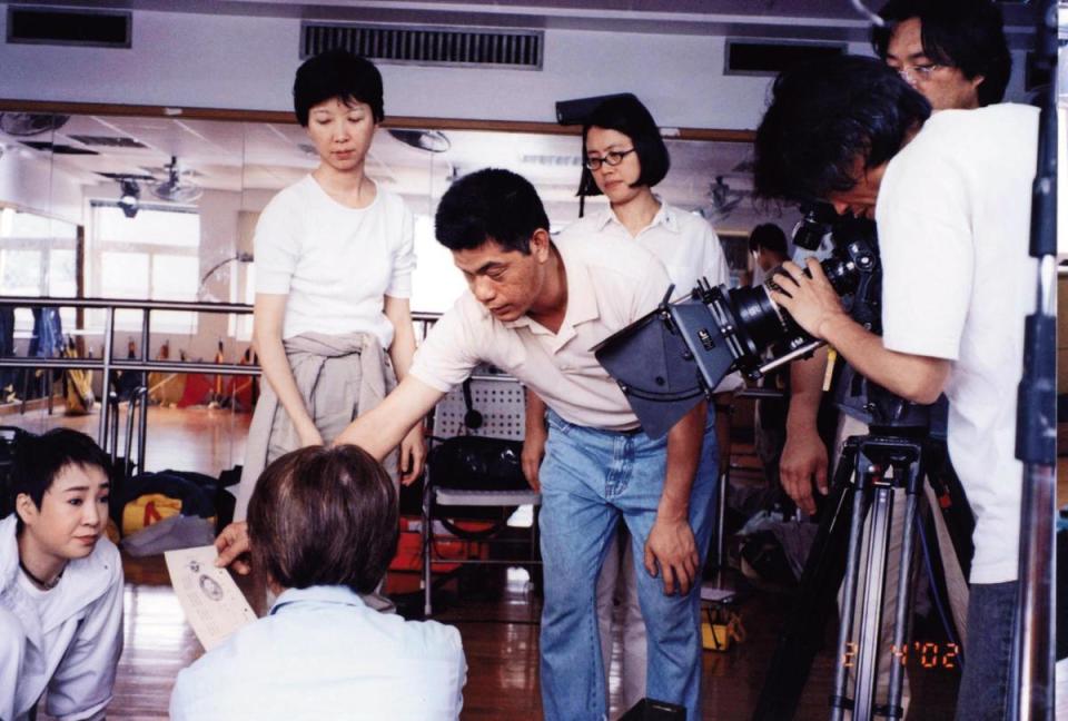 郭珍弟（後排左）與簡偉斯（後排戴眼鏡者）共同執導的紀錄片《跳舞時代》，於2003年獲金馬獎最佳紀錄片。 