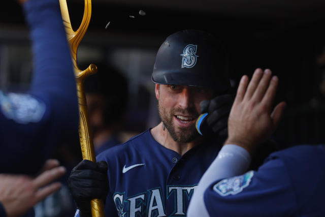 Carlos Correa's RBI single in the 10th inning gives Twins a 4-3 win over  Mariners