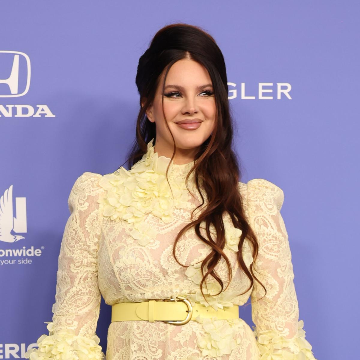 Lana Del Rey shuts down influencer's witchcraft accusations - Los Angeles  Times