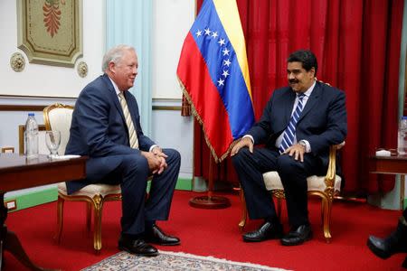 Venezuela's President Nicolas Maduro attends a meeting with U.S. diplomat Thomas Shannon at Miraflores Palace in Caracas, Venezuela June 22, 2016. REUTERS/Carlos Garcia Rawlins