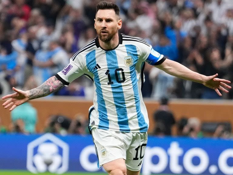 El número 10, la cinta de capitán, y estampa de crack: Messi, en Qatar 2022