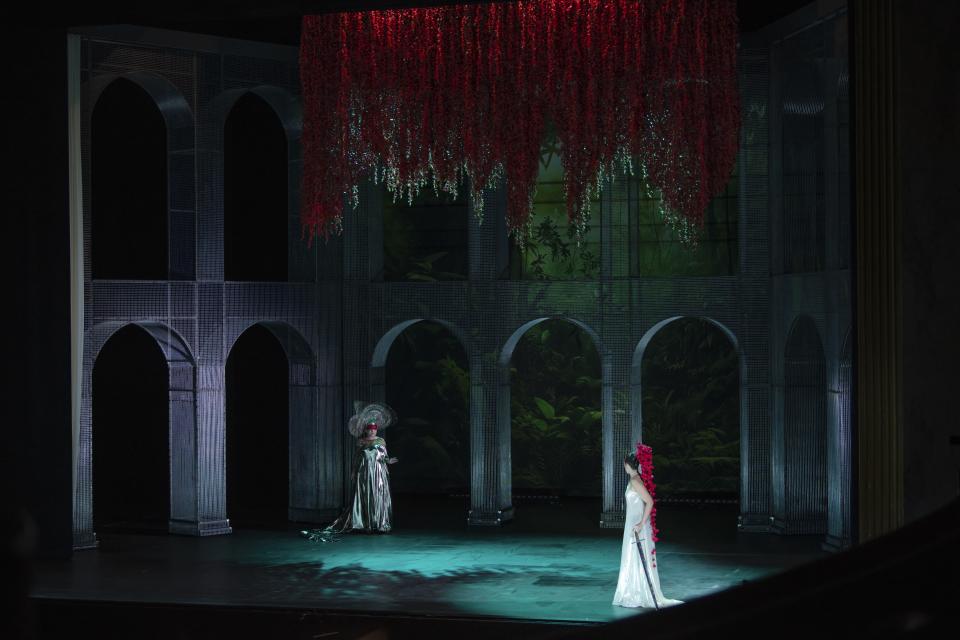 Aleksandra Olczyk as the Queen of the Night and Regula Mühlemann as Pamina in "The Magic Flute"