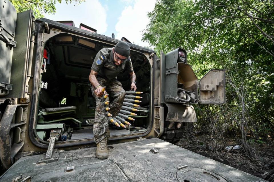 military personnel of 47th mechanized brigade