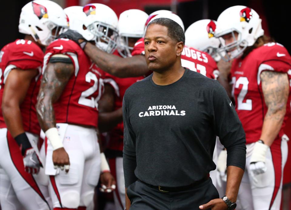 Brian Flores' NFL lawsuit contends that Steve Wilks got a raw deal as coach of the Arizona Cardinals.