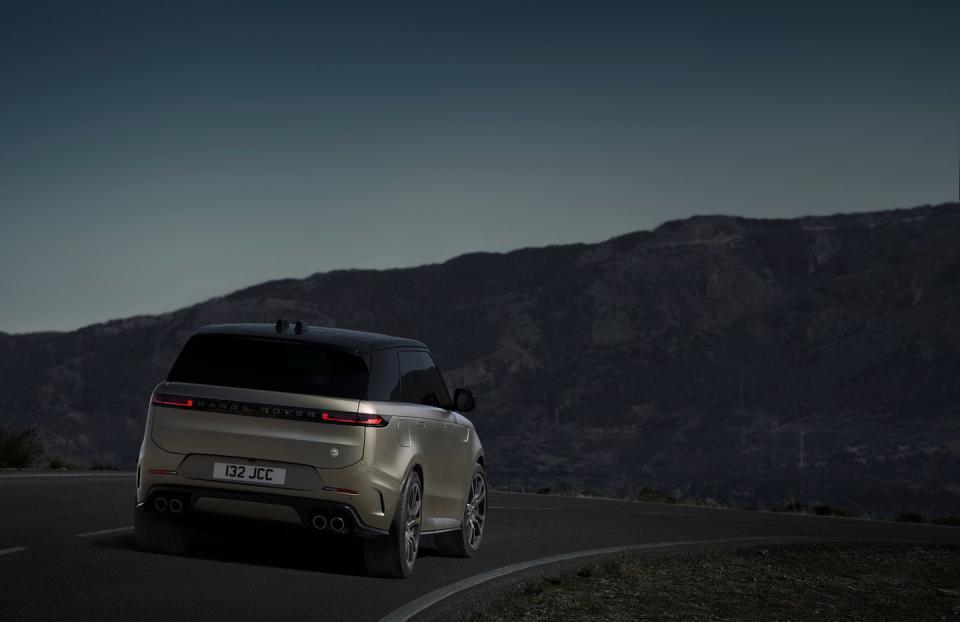 2024 land rover range rover sport sv