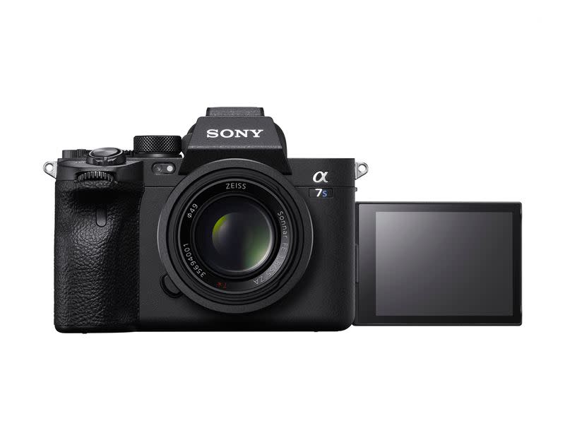 Sony α7S III 擁有側翻式多角度的3.0吋144萬點LCD螢幕，能多元角度取景不受限（圖／台灣索尼提供）