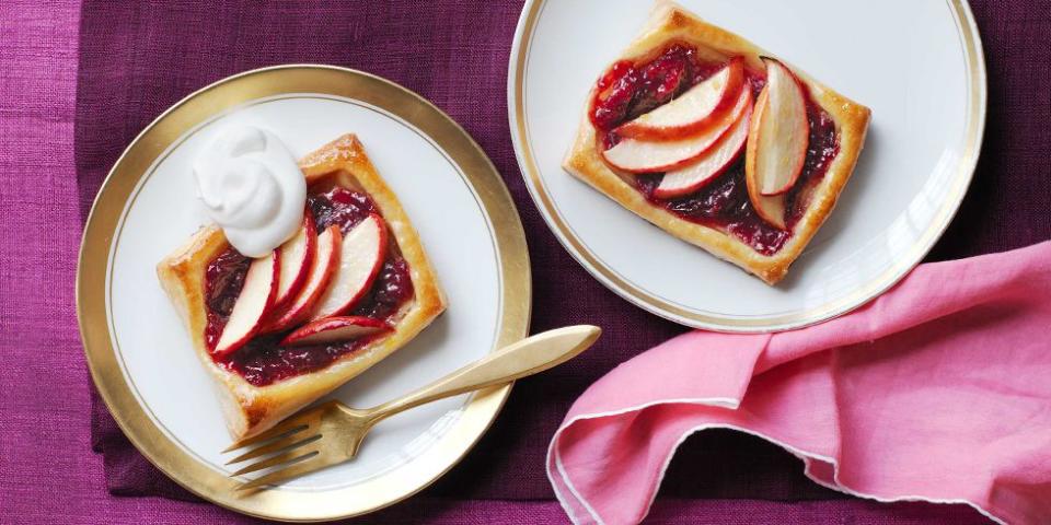 <p>These homey apple-themed cakes, tarts, cupcakes, and more will <a rel="nofollow noopener" href="https://www.womansday.com/food-recipes/food-drinks/g2554/fall-dinner-ideas/" target="_blank" data-ylk="slk:brighten up your fall feast;elm:context_link;itc:0;sec:content-canvas" class="link ">brighten up your fall feast</a> and warm the autumn chill out of the air. What are you waiting for? Grab your basket, and get apple picking, because these <a rel="nofollow noopener" href="https://www.womansday.com/food-recipes/g1926/fall-desserts/" target="_blank" data-ylk="slk:fall recipes;elm:context_link;itc:0;sec:content-canvas" class="link ">fall recipes</a> are too good to pass up. </p>