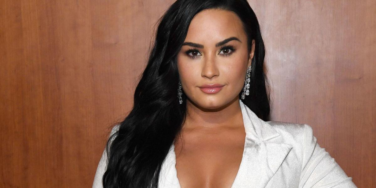 Demi Lovato's Bathing Suit Pic: Rocks Massive Cleavage In Sexy One