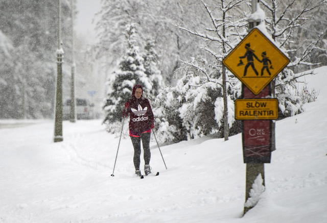 Wind, rain, heavy snow batter New England, eastern Canada Canada Burlington  wind rain Snow