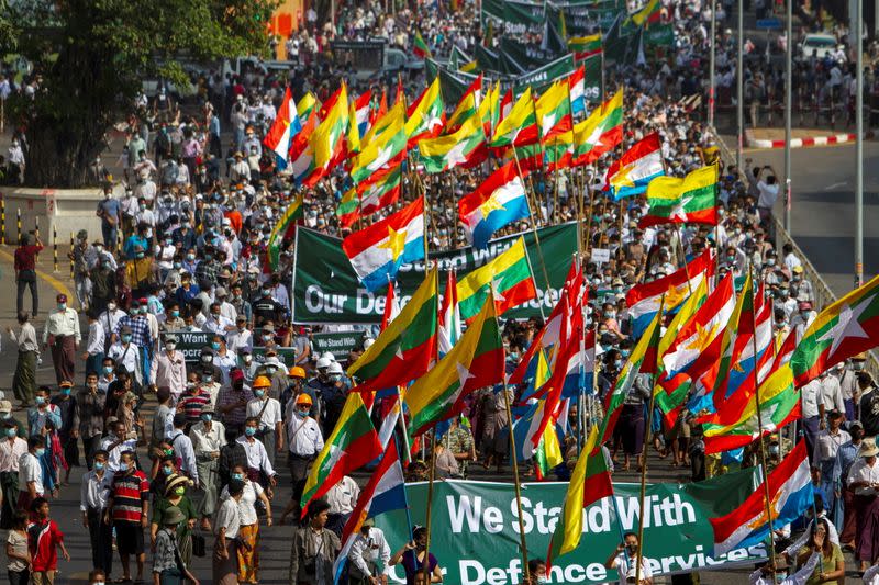 Rally in support of the military in Yangon