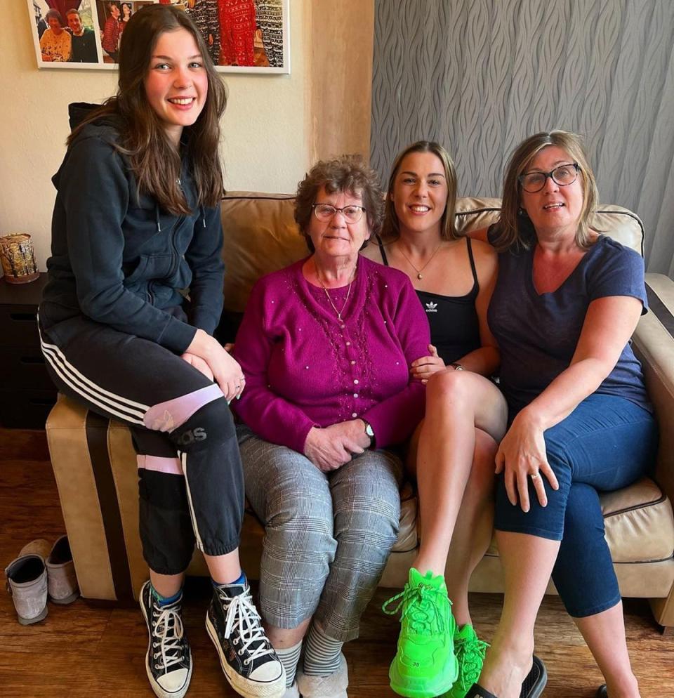 Mary Earps with her younger sister, grandmother and mother (Mary Earps via Instagram)