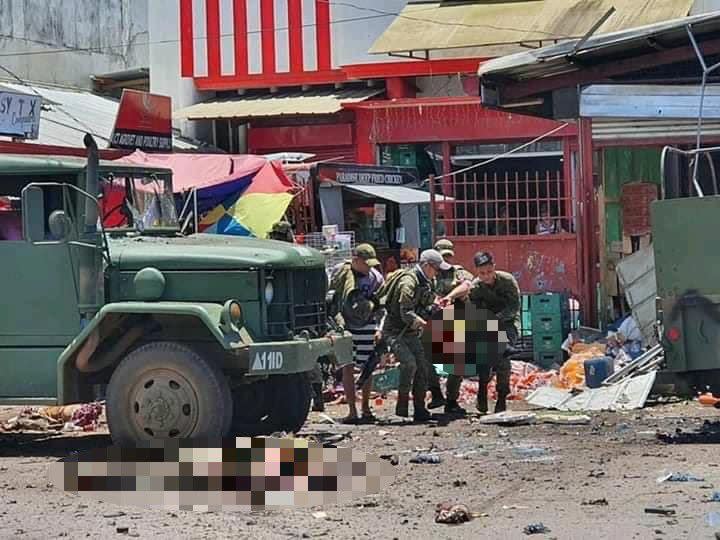 ▲菲律賓南部蘇祿省和樂市今日中午發生至少2起爆炸，目前當局仍在統計傷亡人數。（圖／翻攝自 Twitter）