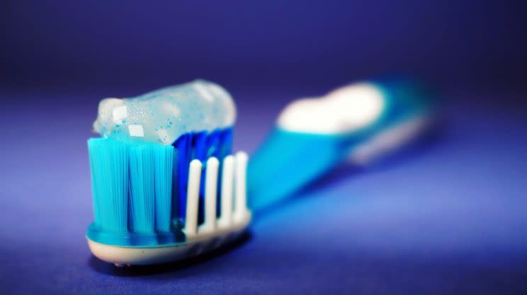 Devrions-nous utiliser une brosse à poils mous ou durs ? [Photo : George Becker via Pexels]