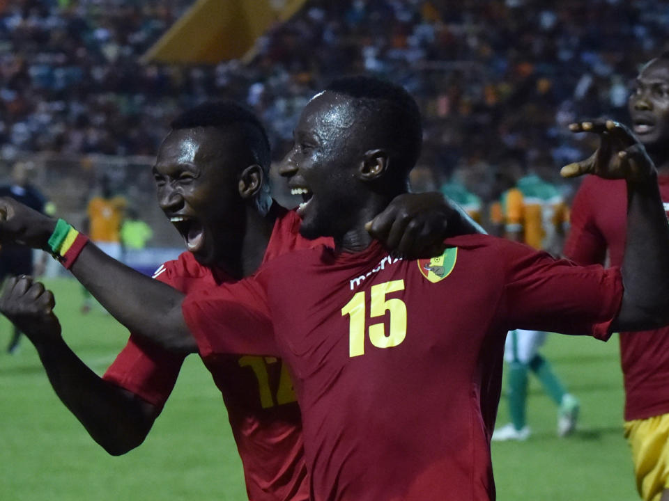 Leipzigs Naby Keïta gehört ohne Frage zu den Top-Dribblern der Bundesliga. Sein Können wird er bei der WM 2018 allerdings nicht zur Schau stellen können. Guinea kassierte unter anderem eine 1:4-Niederlage gegen Tunesien. (Bild-Copyright: ISSOUF SANOGO/AFP)