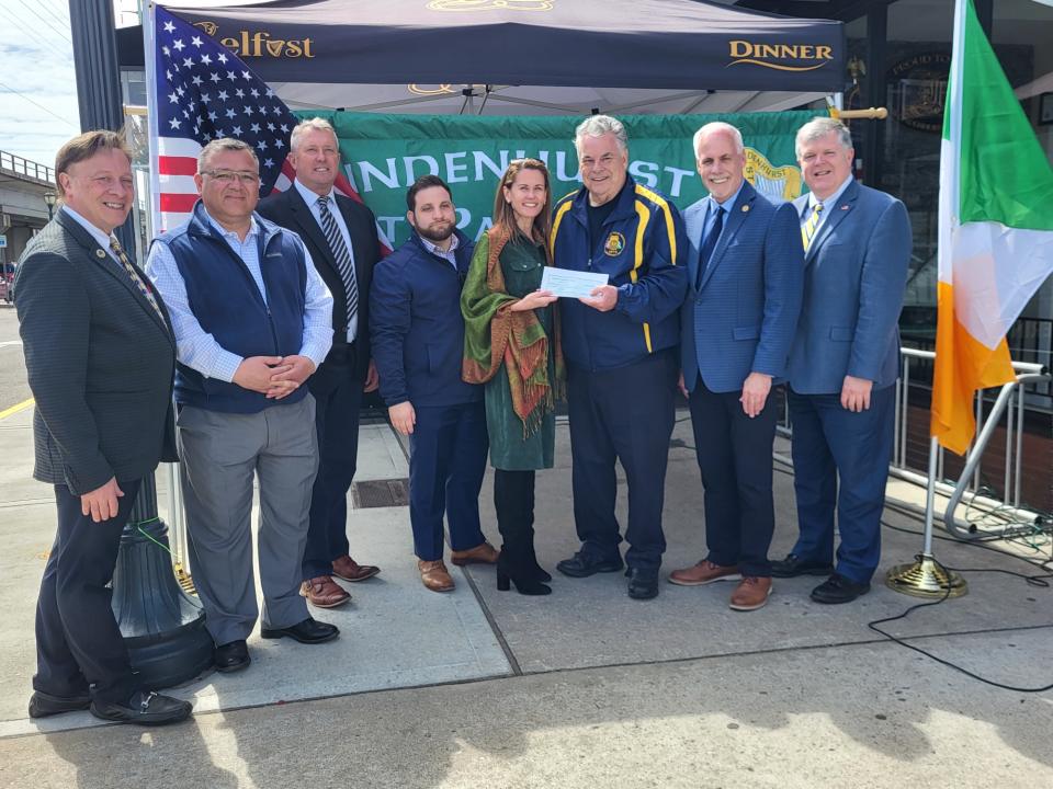 Village of Lindenhurst officials announced at Belfast Gastropub on Saturday that there will be a second St. Patrick's Day Parade in March 2023. (Village of Lindenhurst)
