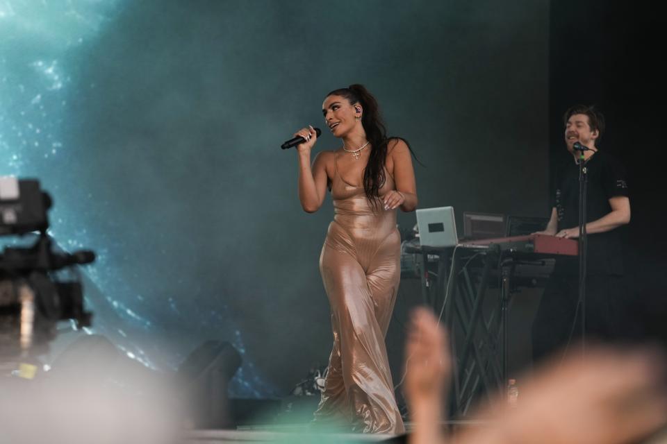 La cantante iraní-holandesa Sevdaliza durante su concierto en el festival AXE Ceremonia en el Parque Bicentenario en la Ciudad de México el domingo 24 de marzo de 2024. (Foto AP/ Marco Ugarte)