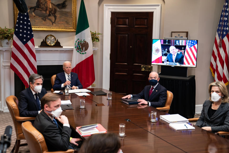 El presidente de Estados Unidos, Joe Biden, habla la reunión bilateral virtual con el presidente de México, Andrés Manuel López Obrador, en el salón Roosevelt de la Casa Blanca el 1 de marzo de 2021. (Anna Moneymaker/The New York Times) 