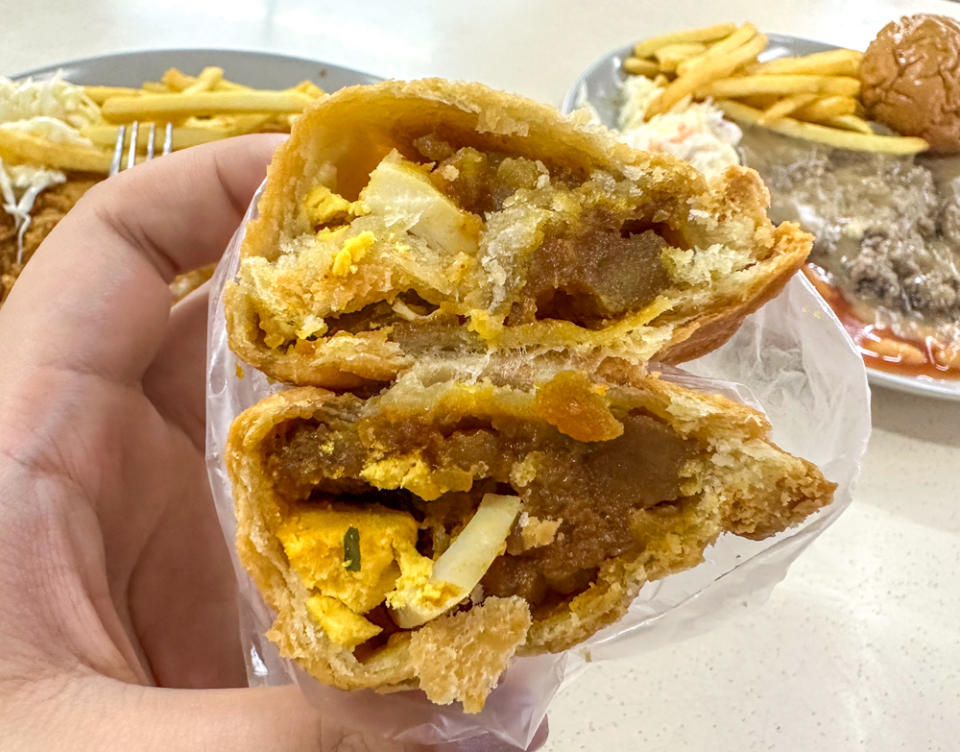 zi jia xi can - curry puff