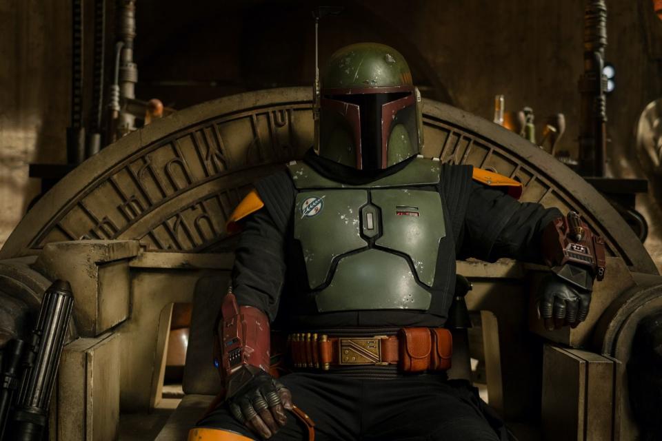 Dass der Kopfgeldjäger nach einigen kurzen Auftritten sein eigenes Spin-off bekommt, dürfte nicht zuletzt an der Beliebtheit der Figur liegen: Mit "Das Buch von Boba Fett" bekommt der berüchtigte Schurke seine eigene Serie im "Star Wars"-Universum von Disney+. (Bild: Disney+ © 2021 Lucasfilm Ltd. & ™. All Rights Reserved.)