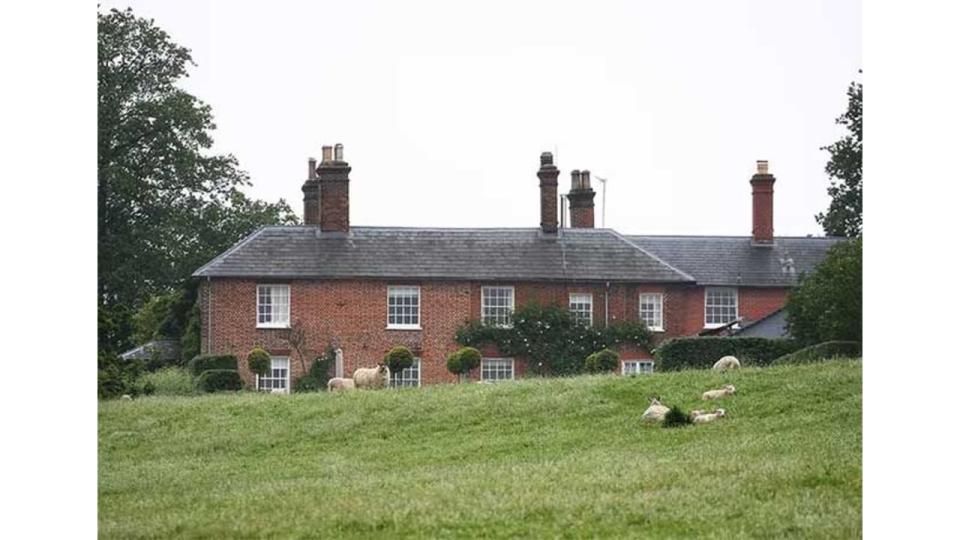 bucklebury manor