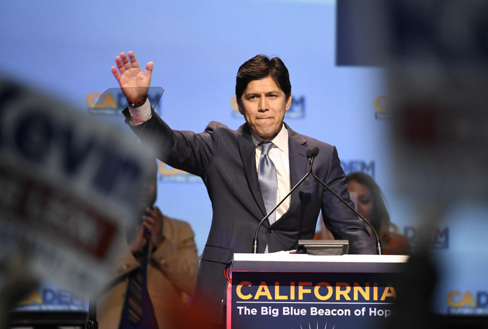 De León at the California Democrats’ state convention. (Photo: Denis Poroy/AP)