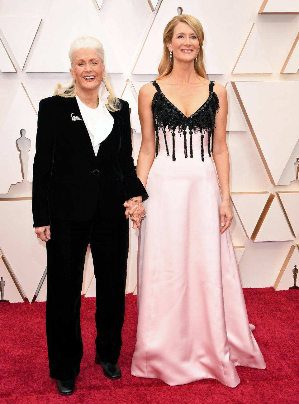 Laura Dern and mom Diane Ladd at the 92nd Oscars. (Robyn Beck / AFP via Getty Images)