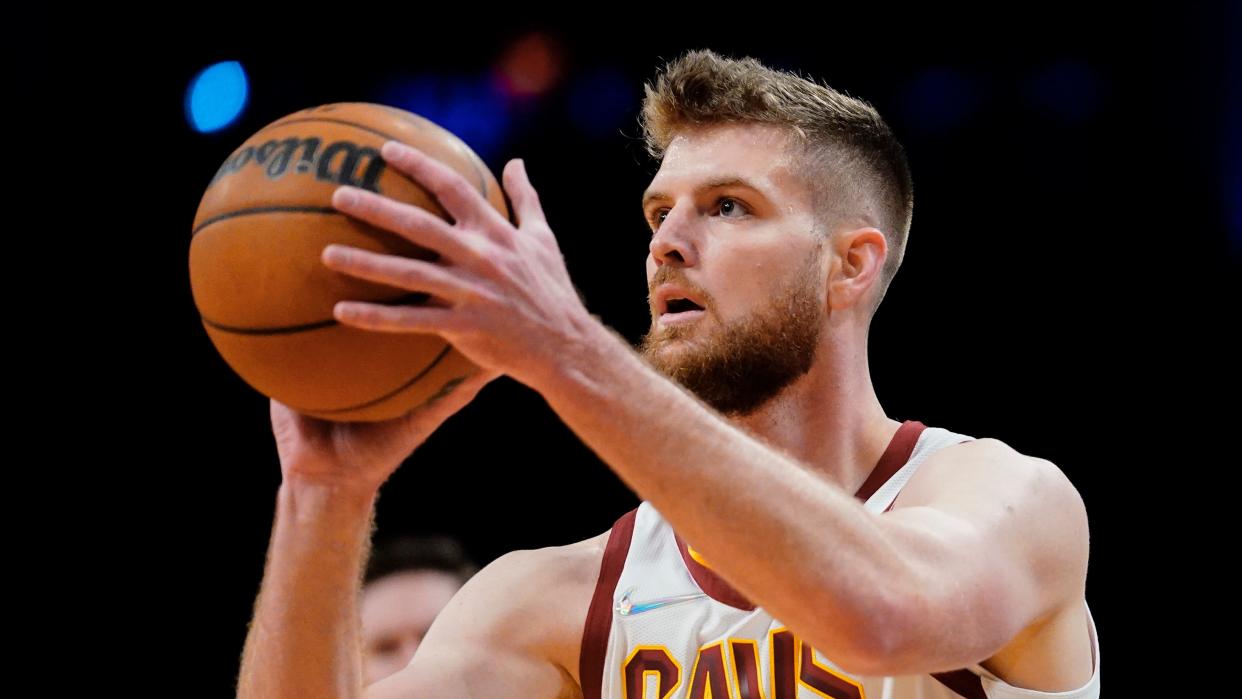 Cleveland Cavaliers forward Dean Wade (32) shoot during first half NBA game action against Brooklyn Nets, Nov. 17, 2021, in New York. Wade, who made 28 starts this season, underwent a procedure Monday, March 28, 2022 to repair torn meniscus in his right knee. (AP Photo/Frank Franklin II)
(Photo: The Associated Press)