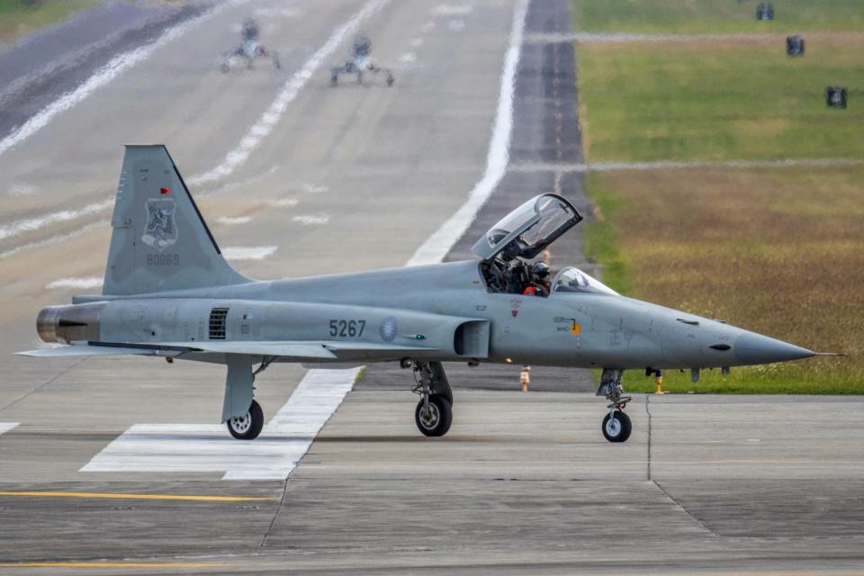 F-5型戰機曾因為美停售我零附件，一度要拆零補裝才能升空戰備。資料照片