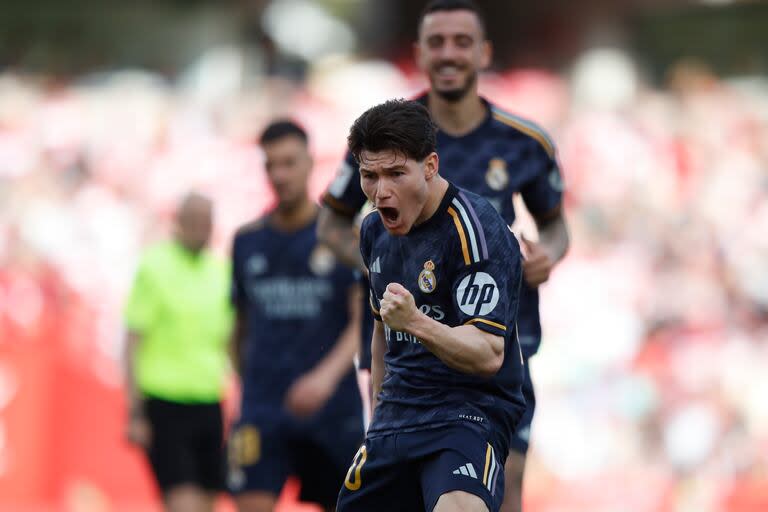 Fran Garcia del Real Madrid celebra tras anotar el primer gol de su equipo en el partido ante Granada