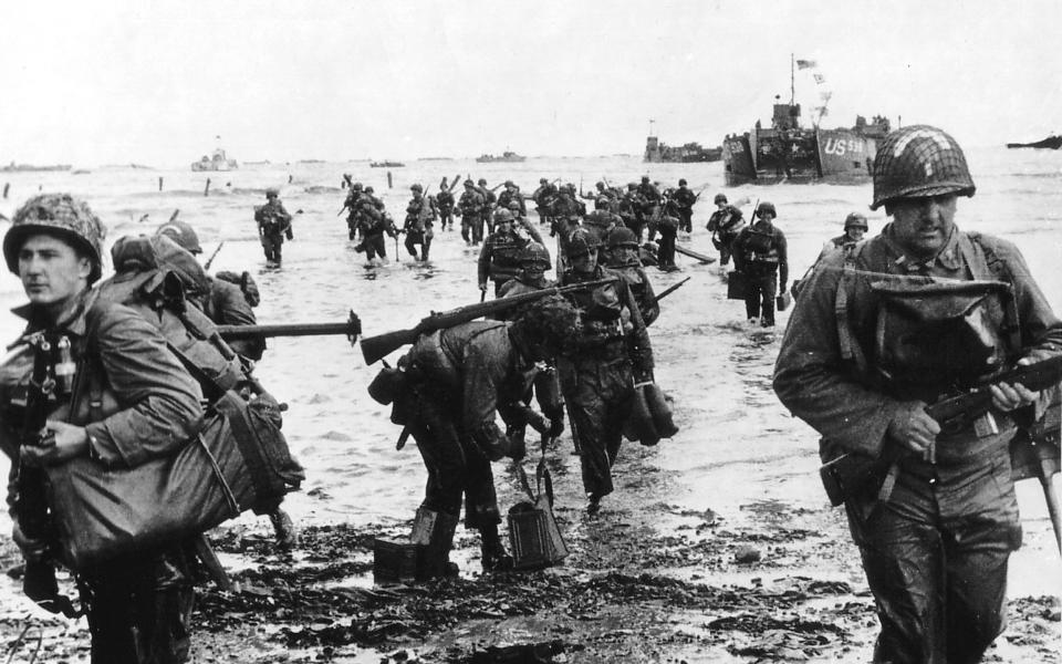 US reinforcements landing on Omaha beach during the Normandy D-Day landings