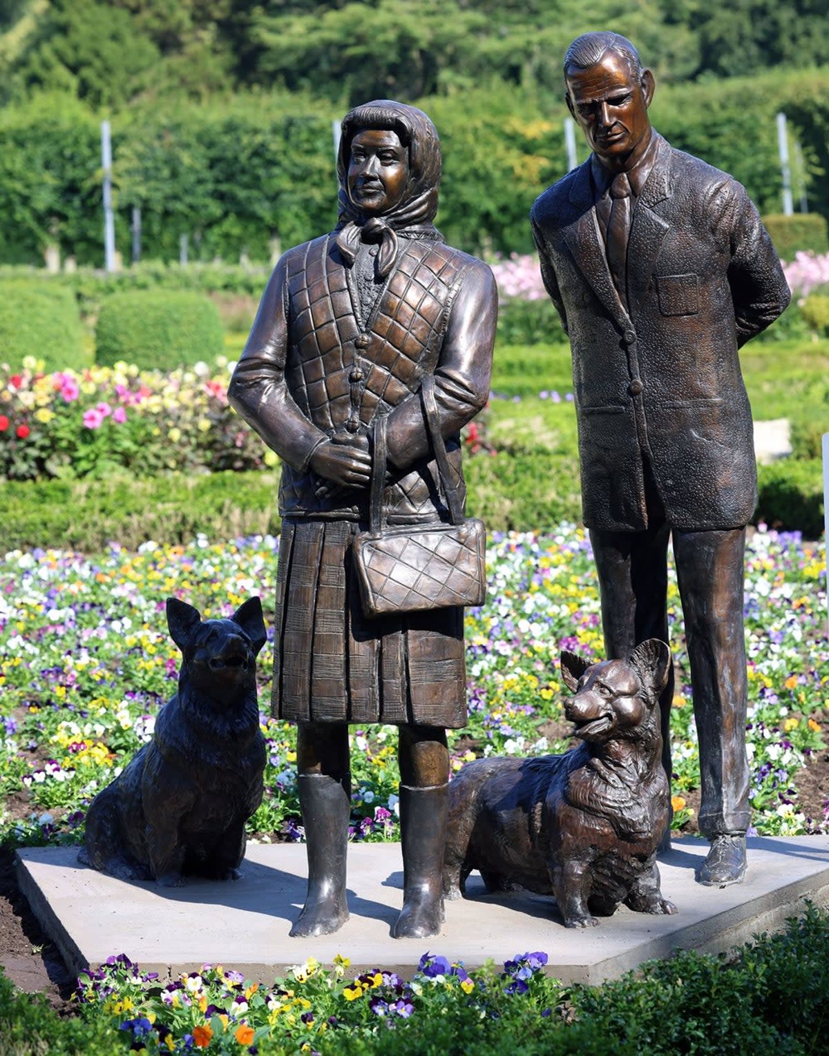 A local visitor said those responsible for the statue ‘need their eyes tested’ (Antrim and Newtownabbey Borough Council)