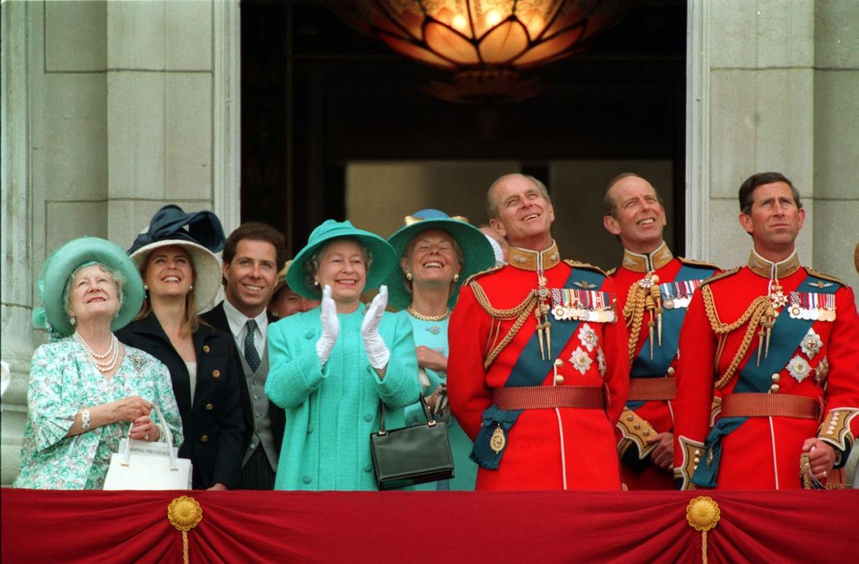 royal family trooping the colour ceremony buckingham palace