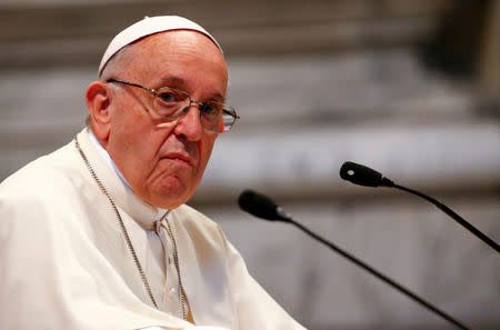 FILE PHOTO: Pope Francis attends a meeting with faithful of the diocese of Rome at Saint John Lateran Basilica in Rome, Italy May 14, 2018. REUTERS/Tony Gentile/File Photo