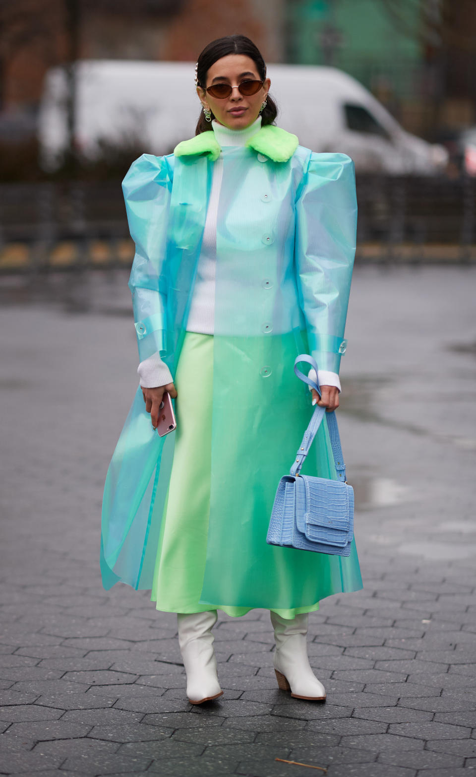 <p>A guest poses during New York Fashion Week. <em>[Photo: Getty]</em> </p>