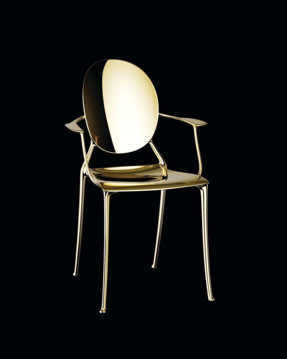 Miss Dior拋光黃金雙扶手座椅，NT$185,000。（Dior提供）