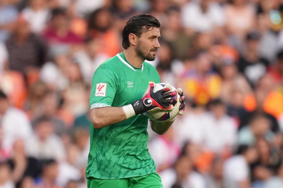 Official | Valencia announce new goalkeeper Stole Dimitrievski