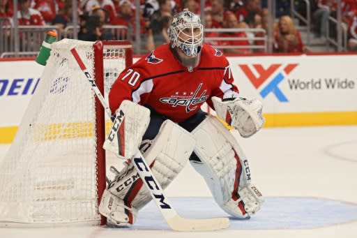 Capitals raise Stanley Cup banner before bludgeoning Bruins - Sports  Illustrated