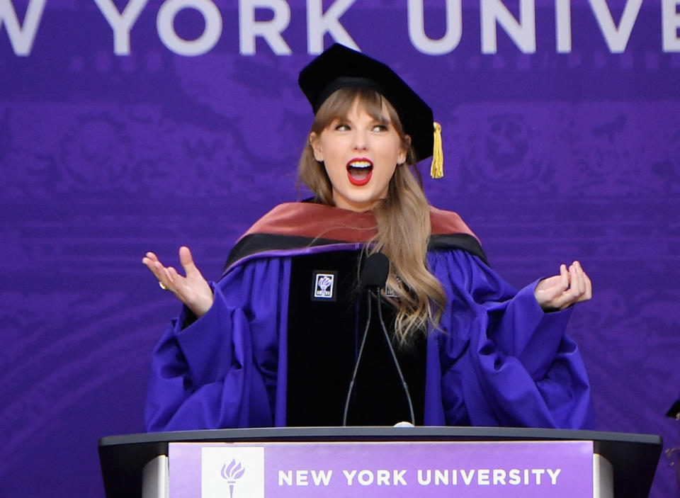 Taylor Swift delivers the commencement address to New York University graduates, in New York on May 18, 2022. (Photo by ANGELA WEISS/AFP via Getty Images)