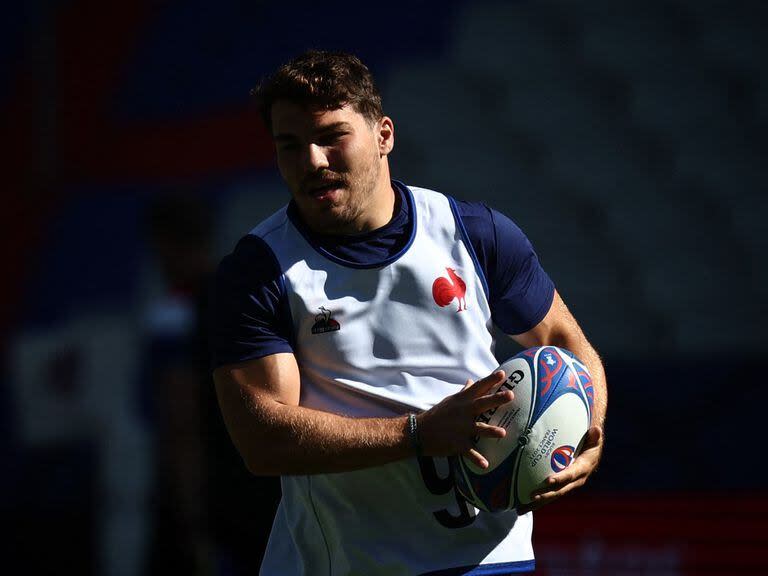 Antoine Dupont es la estrella del rugby francés sobre el que se sostiene el sueño de ganar la medalla dorada en los Juegos Olímpicos de París