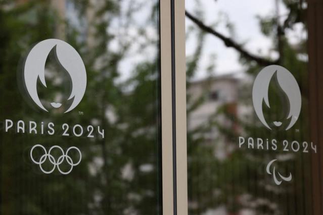 Macron: No Russian flags at Paris 2024 Olympics – POLITICO