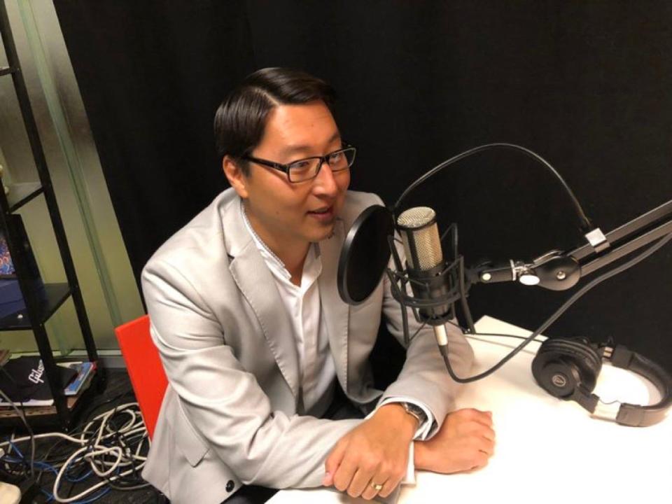 Kurt Bardella doing a podcast interview in 2019 in Washington, D.C.