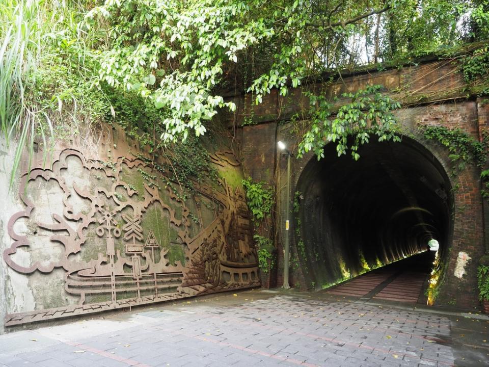 《圖說》充滿懷舊情懷的五堵舊鐵路隧道。〈高灘處提供〉