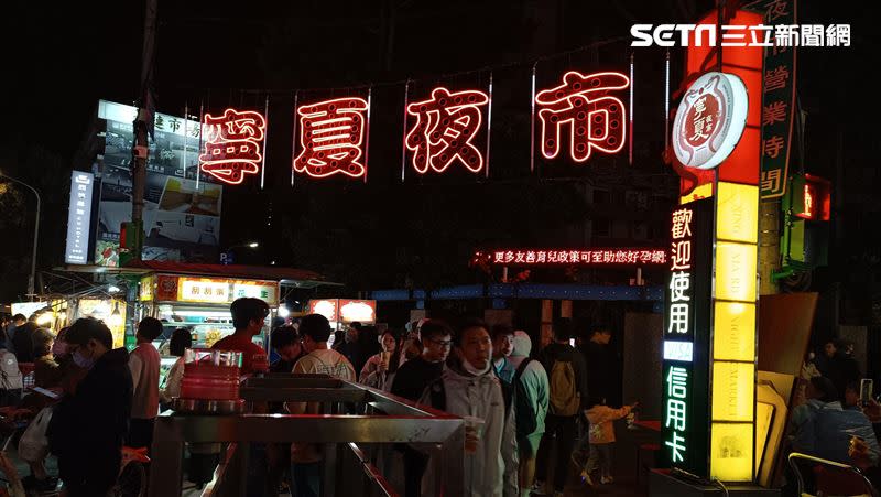 有網友好奇，為什麼台北圓環附近沒有設捷運站，讓寧夏夜市交通更方便呢？（圖／記者陳弋攝影）