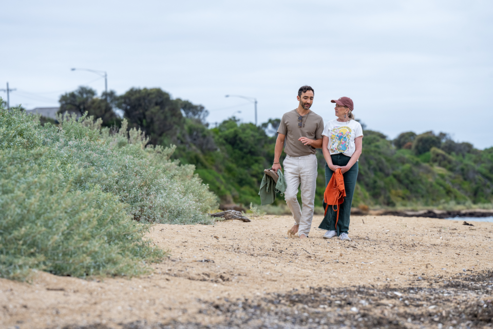 logan and melanie pearson in neighbours