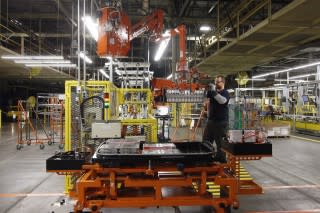 Lithium-ion cell modules transferred into battery pack at Nissan plant in Smyrna, Tennessee