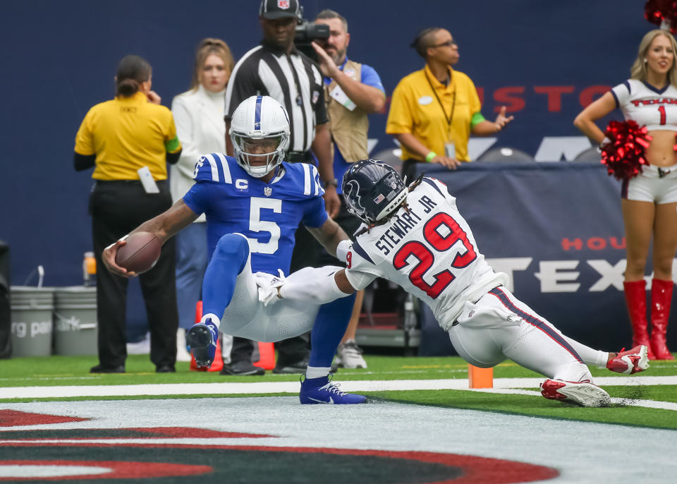 HOUSTON, TX - SEPTEMBER 17:  Indianapolis Colts quarterback Anthony Richardson (5) scores a touchdown in the first quarter during the NFL game between the Indianapolis Colts and Houston Texans on September 17, 2023 at NRG Stadium in Houston, Texas.  (Photo by Leslie Plaza Johnson/Icon Sportswire via Getty Images)