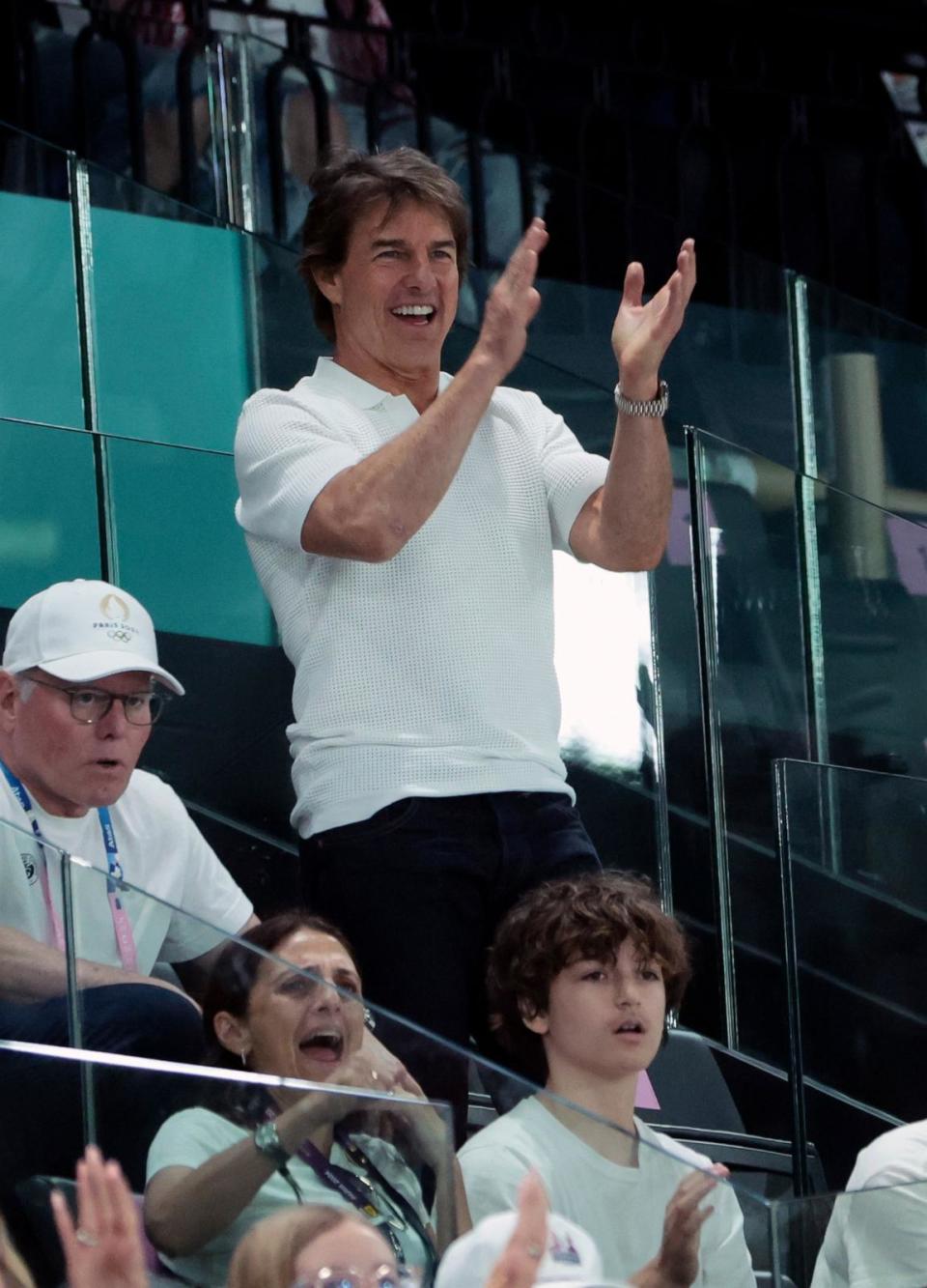 Ảnh: Tom Cruise tham dự ngày thứ hai của Thế vận hội Olympic Paris 2024 trong sự kiện thể dục nghệ thuật với Simone Biles của Hoa Kỳ tại Paris Arena vào ngày 28 tháng 7 năm 2024 ở Paris.  (Hình ảnh Jan Katov / Getty)