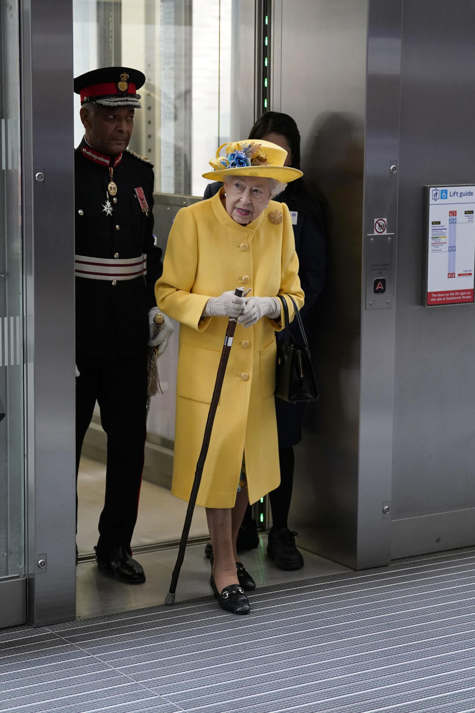 Britain's Queen Elizabeth II at Paddington station in London, Tuesday May 17, 2022, to mark the completion of London's Crossrail project. (Andrew Matthews/Pool via AP)