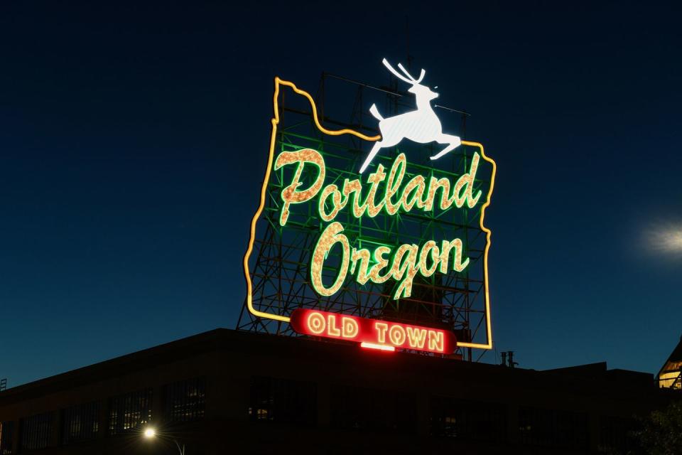 6) Portland almost went by a different name. (Portland, Oregon)