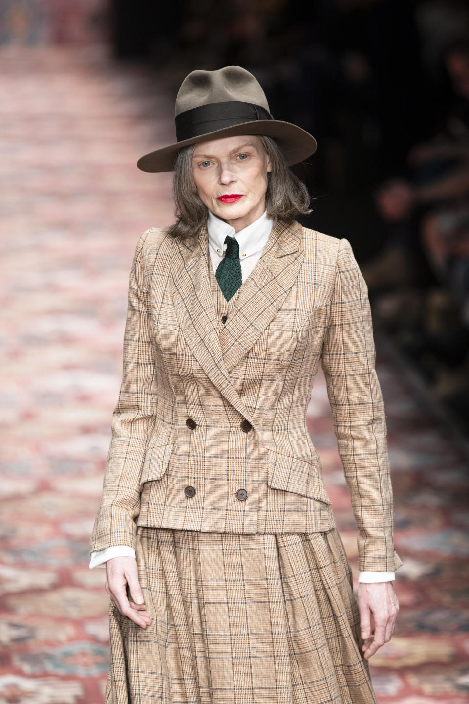 Jutta von Brunkau auf dem Laufsteg der österreichischen Designerin Lena Hoschek. (Bild: Getty Images)